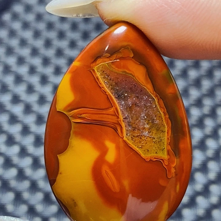 玛瑙/玉髓颈饰未镶嵌君*