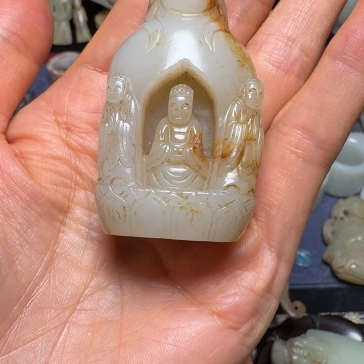 8***3和田玉（糖玉）未镶嵌挂件