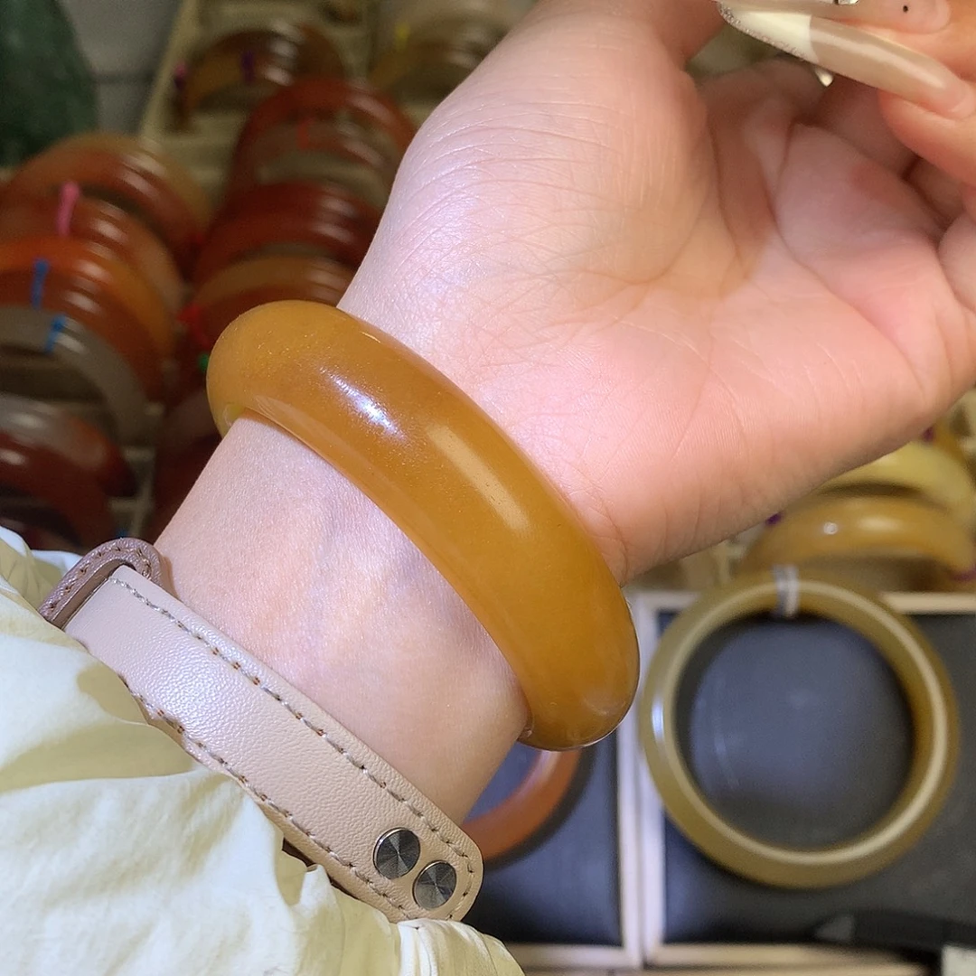 石英质玉（黄龙玉）未镶嵌手镯