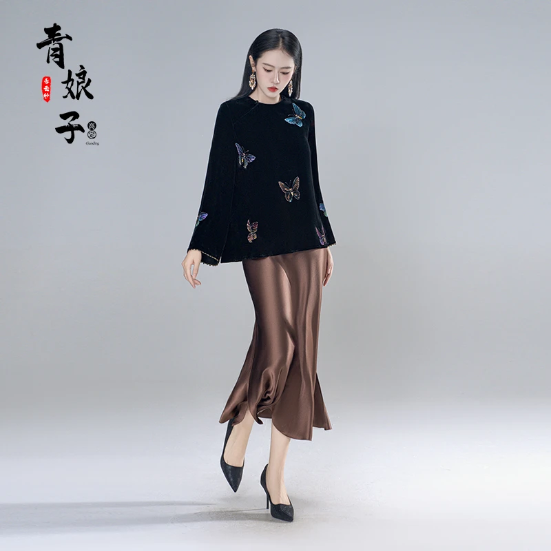 青娘子黑色时尚（夜蝶）真丝丝绒女秋季新款彩绘蝴蝶高贵上衣-61432