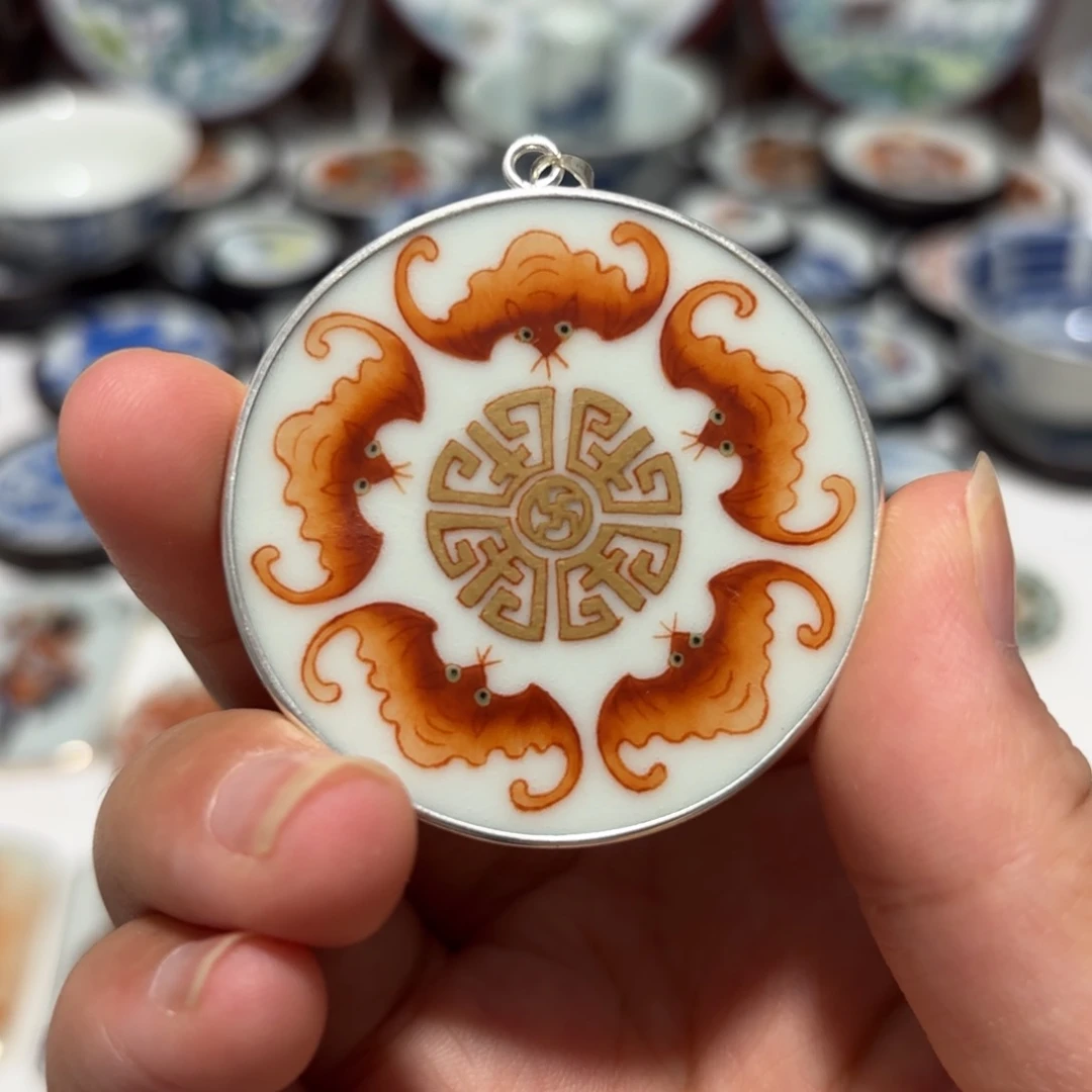 重***哥瓷片精品挂件一个