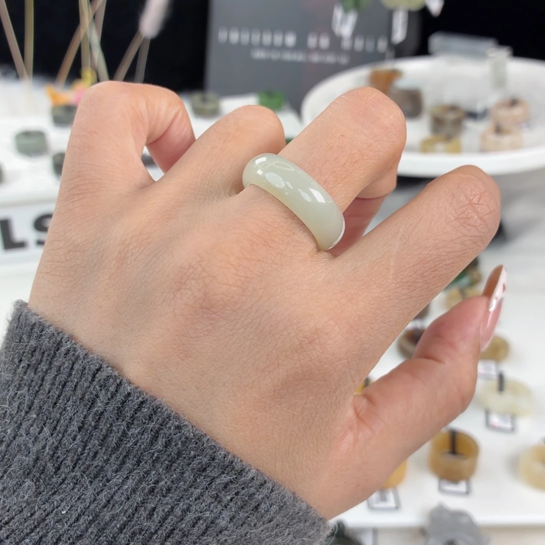 和田玉未镶嵌戒指i96奶白轮胎18.3不退换