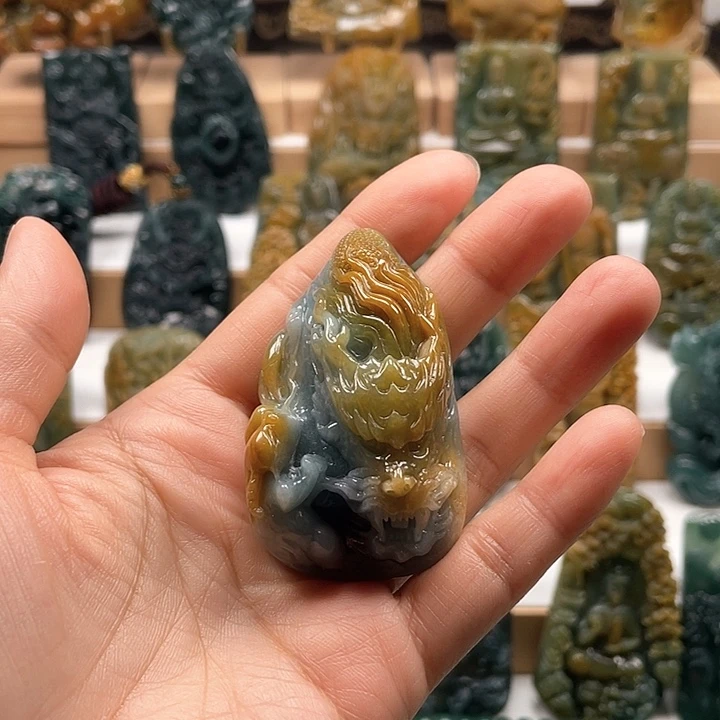 翡翠颈饰未镶嵌天然翡翠A货龙