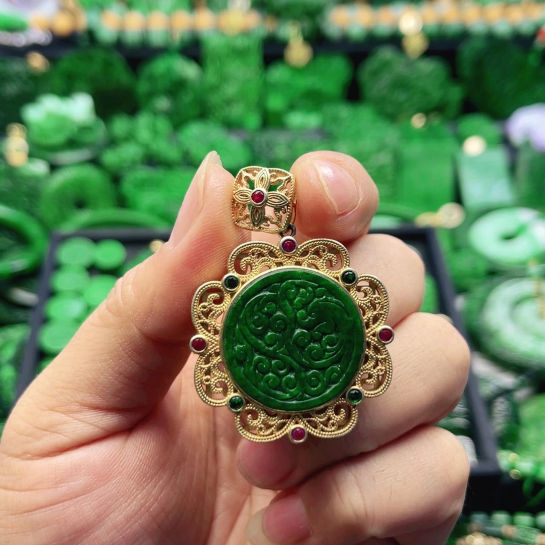 只买单纯的吊坠，没带链子，属的性质。吊坠