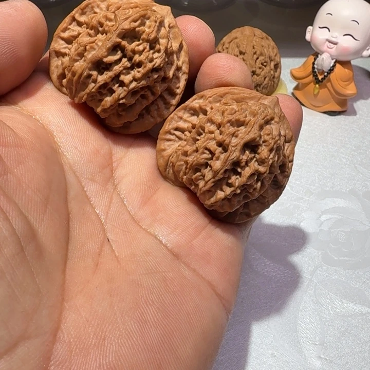 文玩核桃吊坠老树盘龙纹