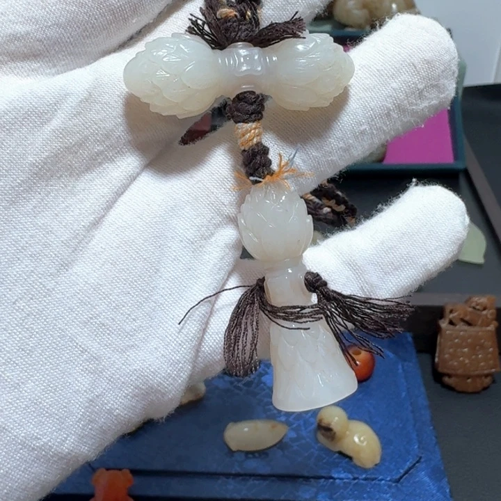 青***3和田玉未镶嵌颈饰