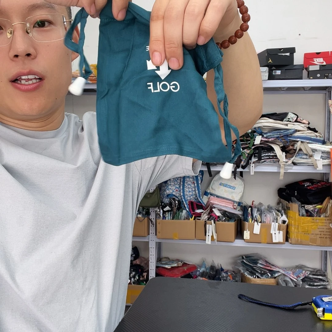 PU化妆包等产品和产品为