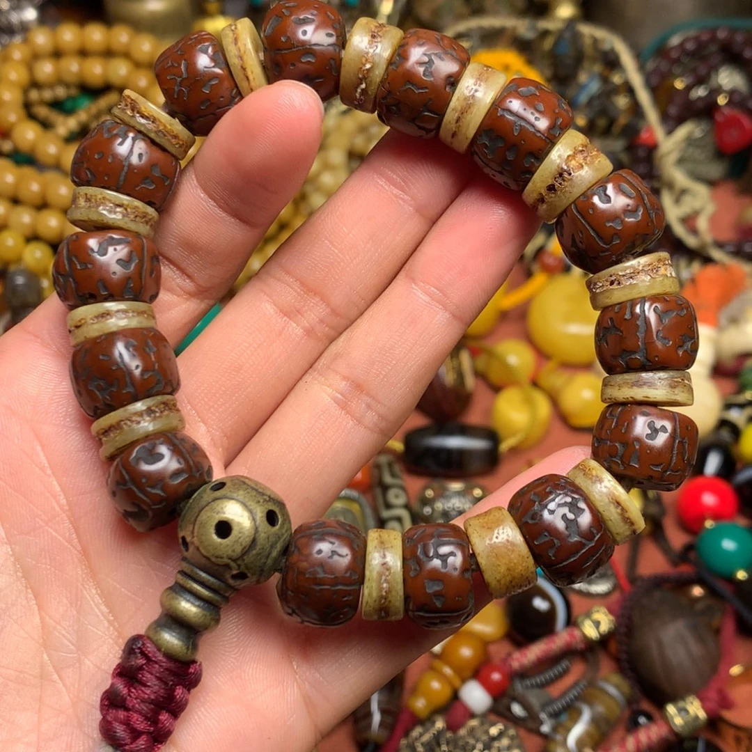 泥塑藏传文玩。小配饰。