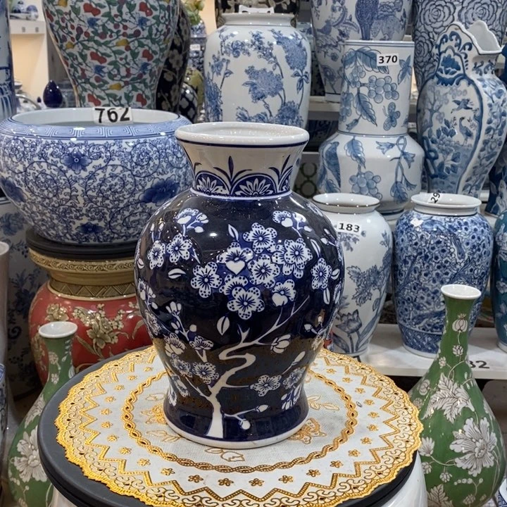 摆件手绘陶瓷花瓶摆件