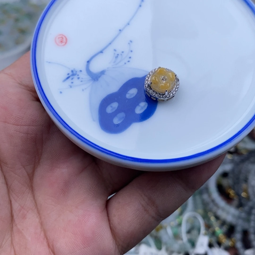 翡翠散珠潘朵一个