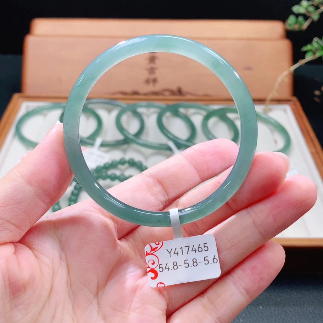 翡翠手镯（圆镯）未镶嵌