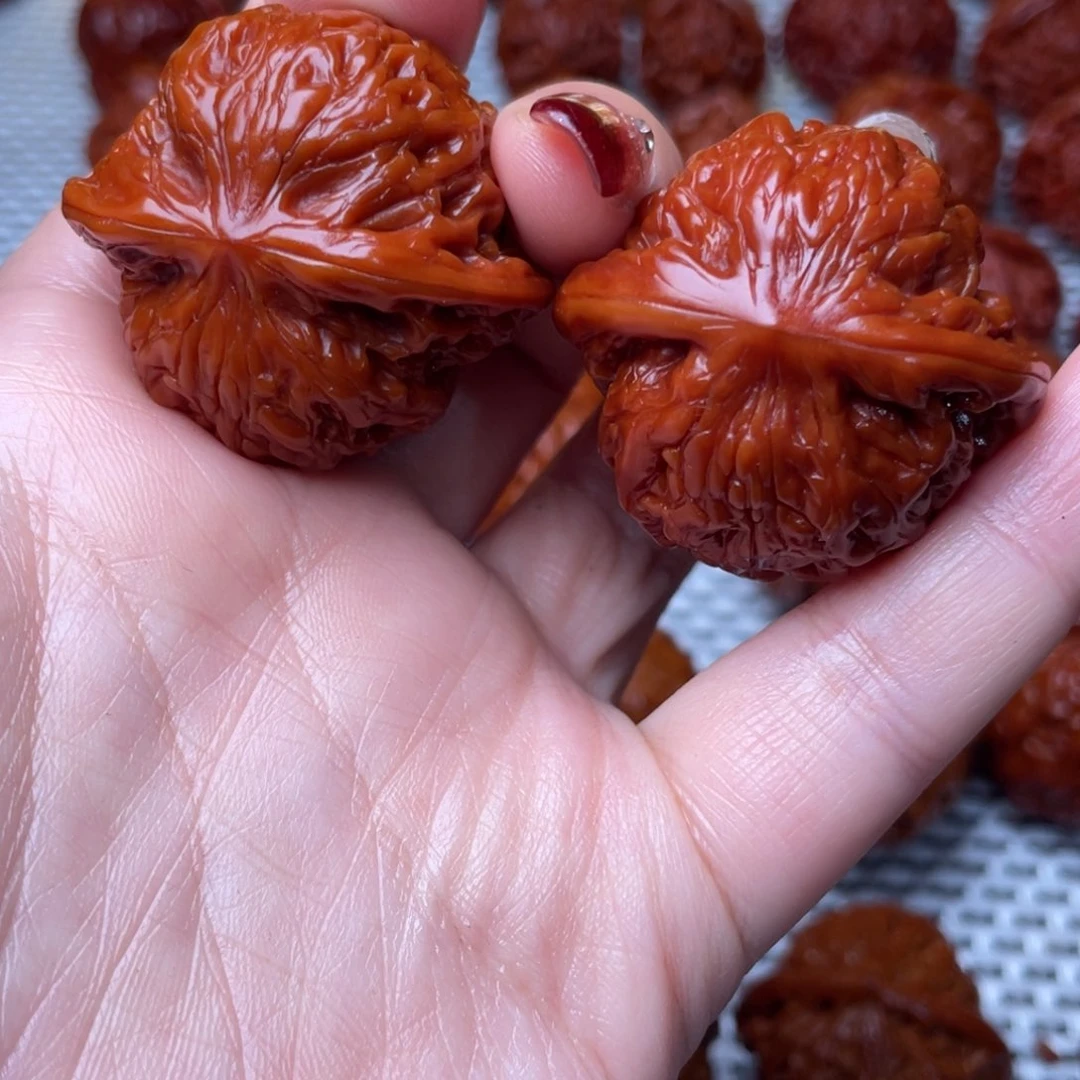 桃核吊坠一***球文玩核桃 手把件 磨盘 39