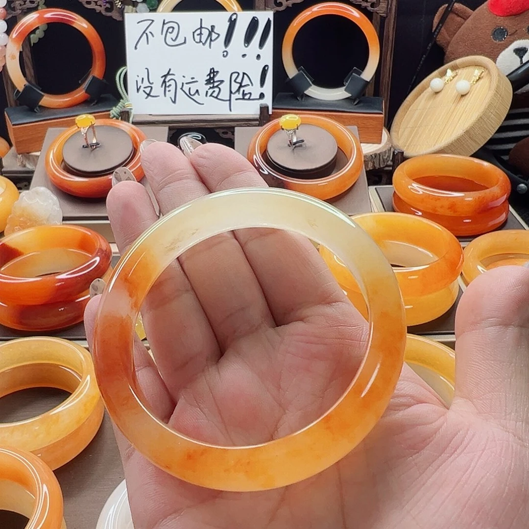未镶嵌石英质玉（黄龙玉）手镯包容福利62