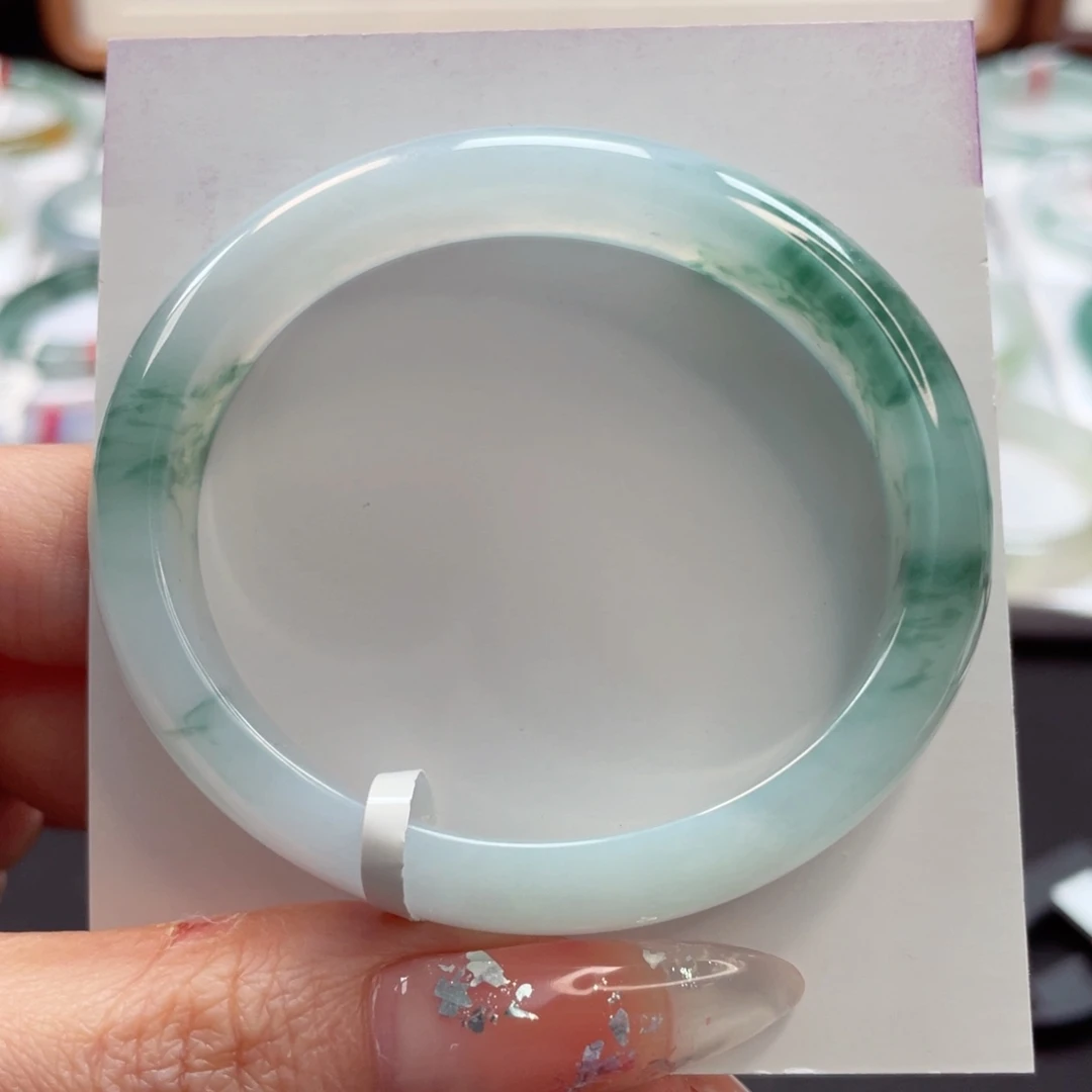 【闪购商品】翡翠手镯未镶嵌53.2贵妃冰润细腻种老白底绿花47号