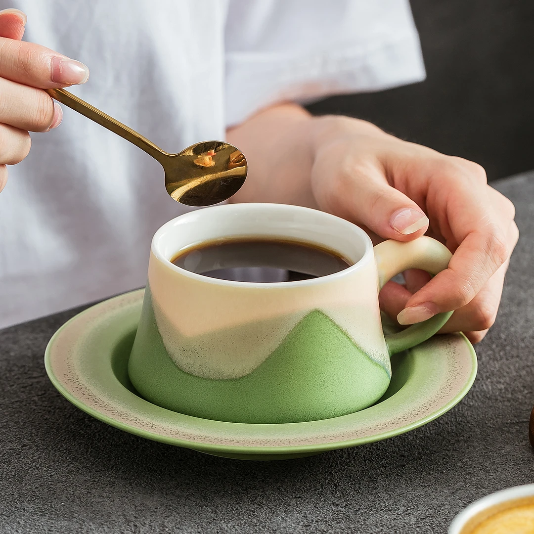 2025新款高颜值陶瓷咖啡杯碟套装精致漂亮喝水杯子情侣对杯伴手礼