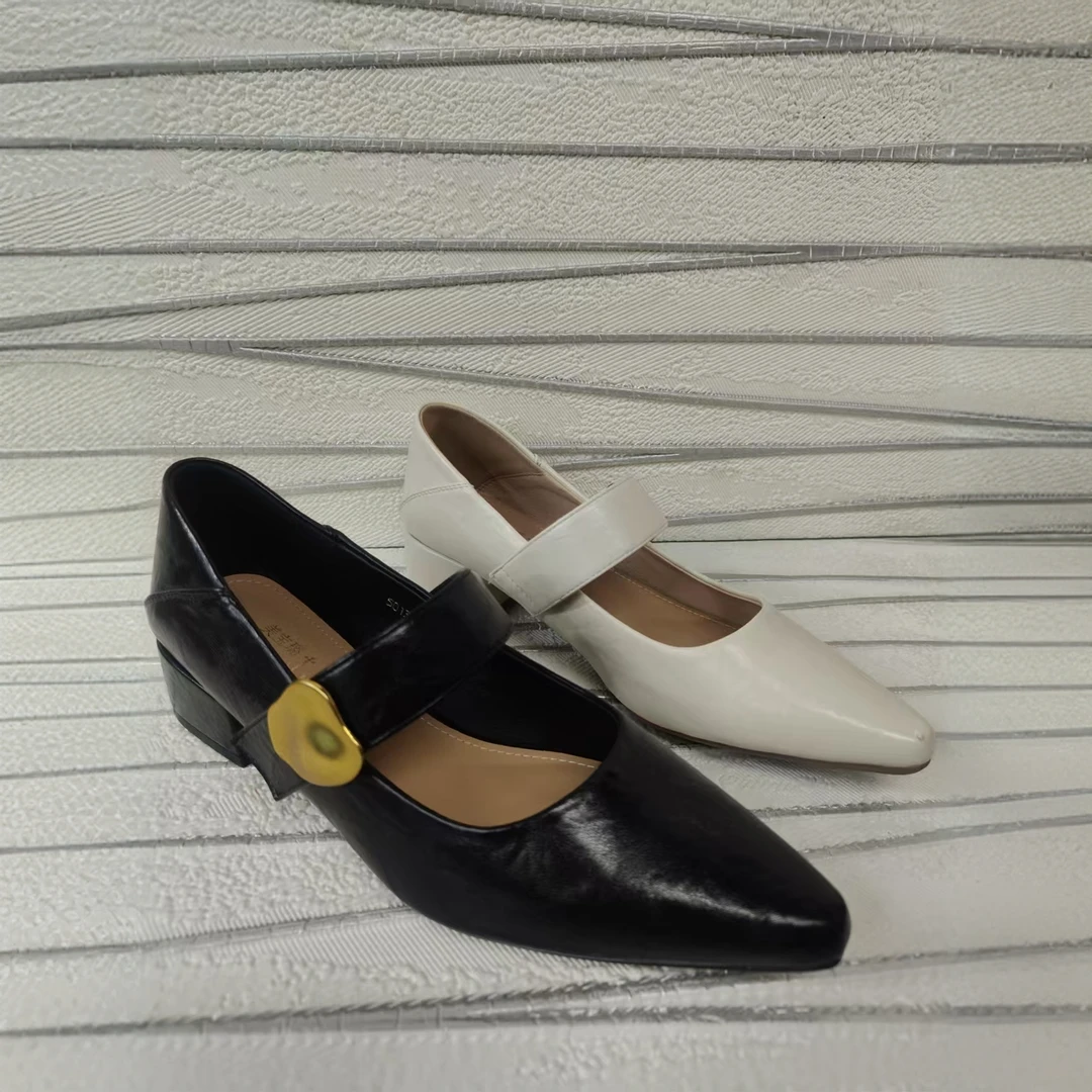 春季浅口跟鞋百搭魔术贴低跟单鞋时尚平跟鞋子尖头