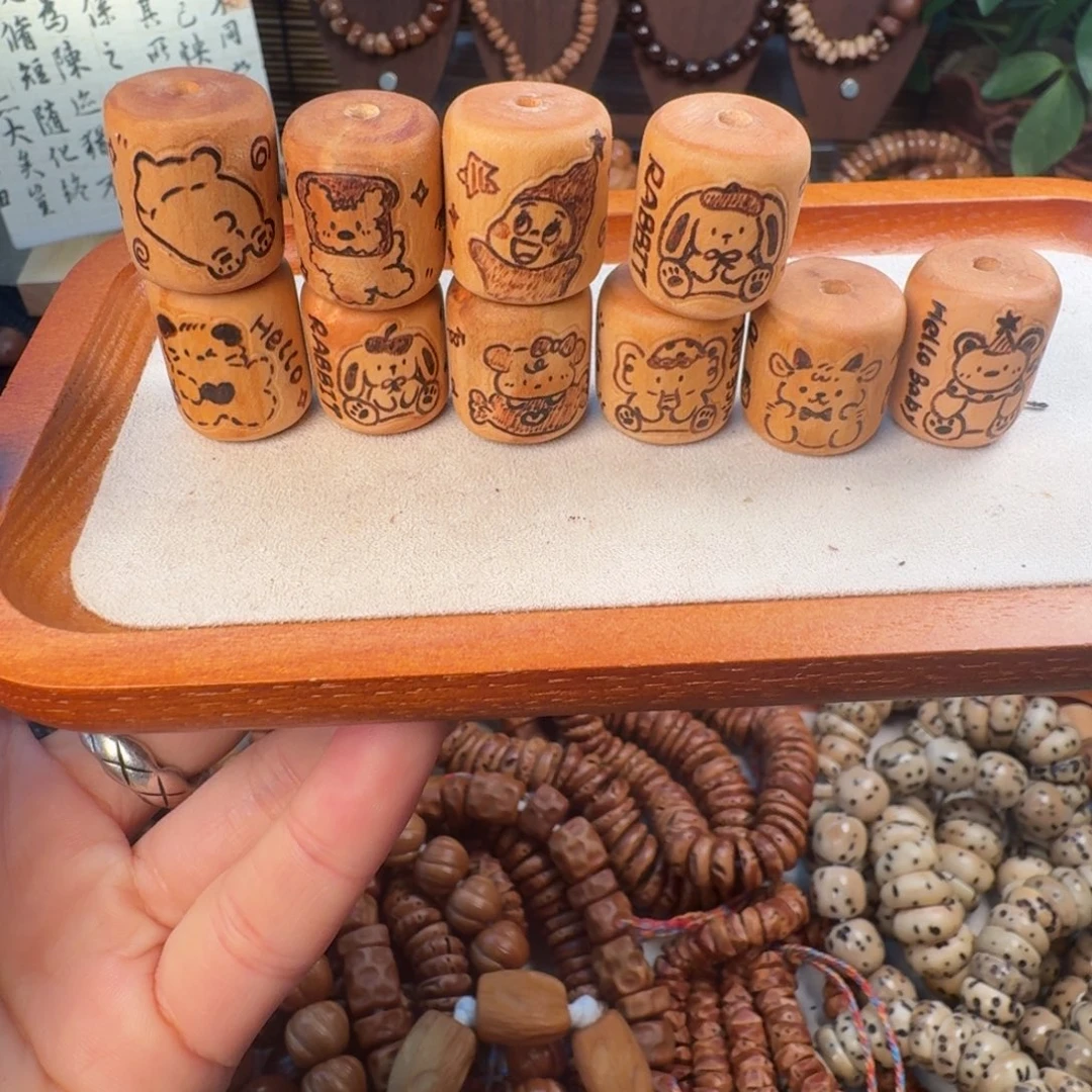 柏香籽/百香籽吊坠桃木墩子