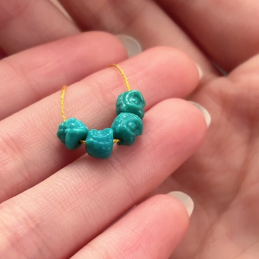 绿松石未镶嵌颈饰