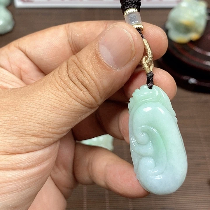 颈饰未镶嵌翡翠天然翡翠玉A货配证书