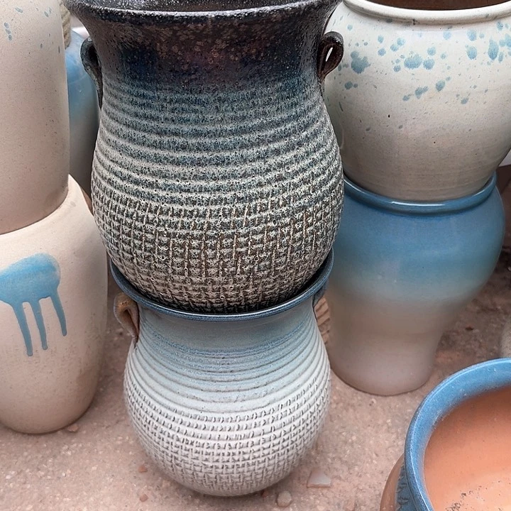 红陶准备好微瑕花盆来咯