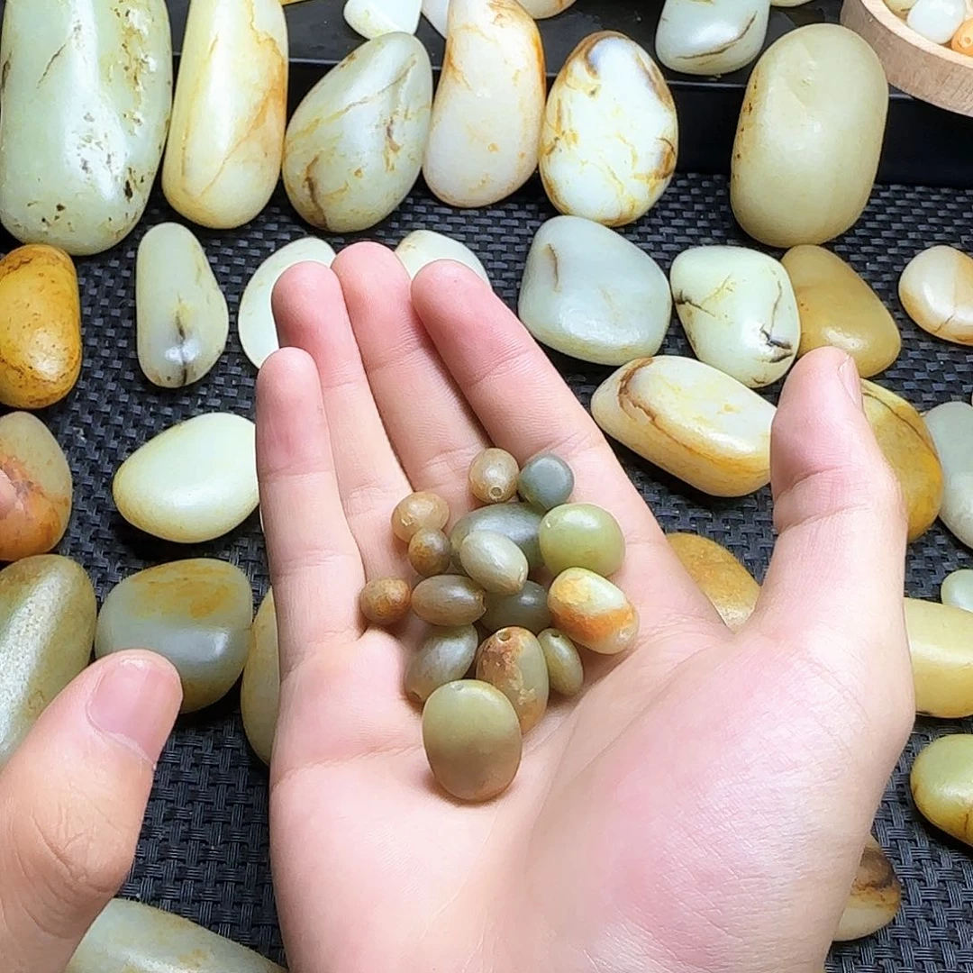 和田玉未镶嵌珠宝半成品