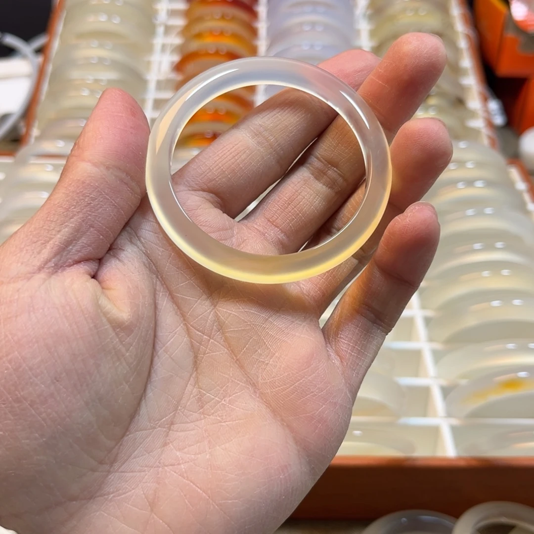 玛瑙/玉髓未镶嵌手镯