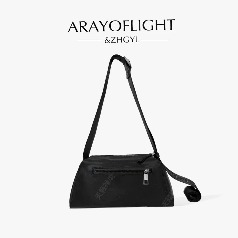 【男女同款】2025新款时尚简约高级单肩斜挎包百搭户外防水轻便包包