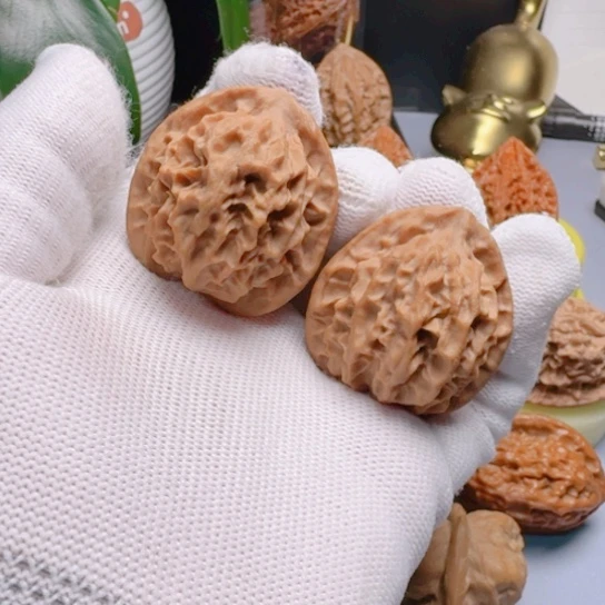 37尺秦公子文玩核桃