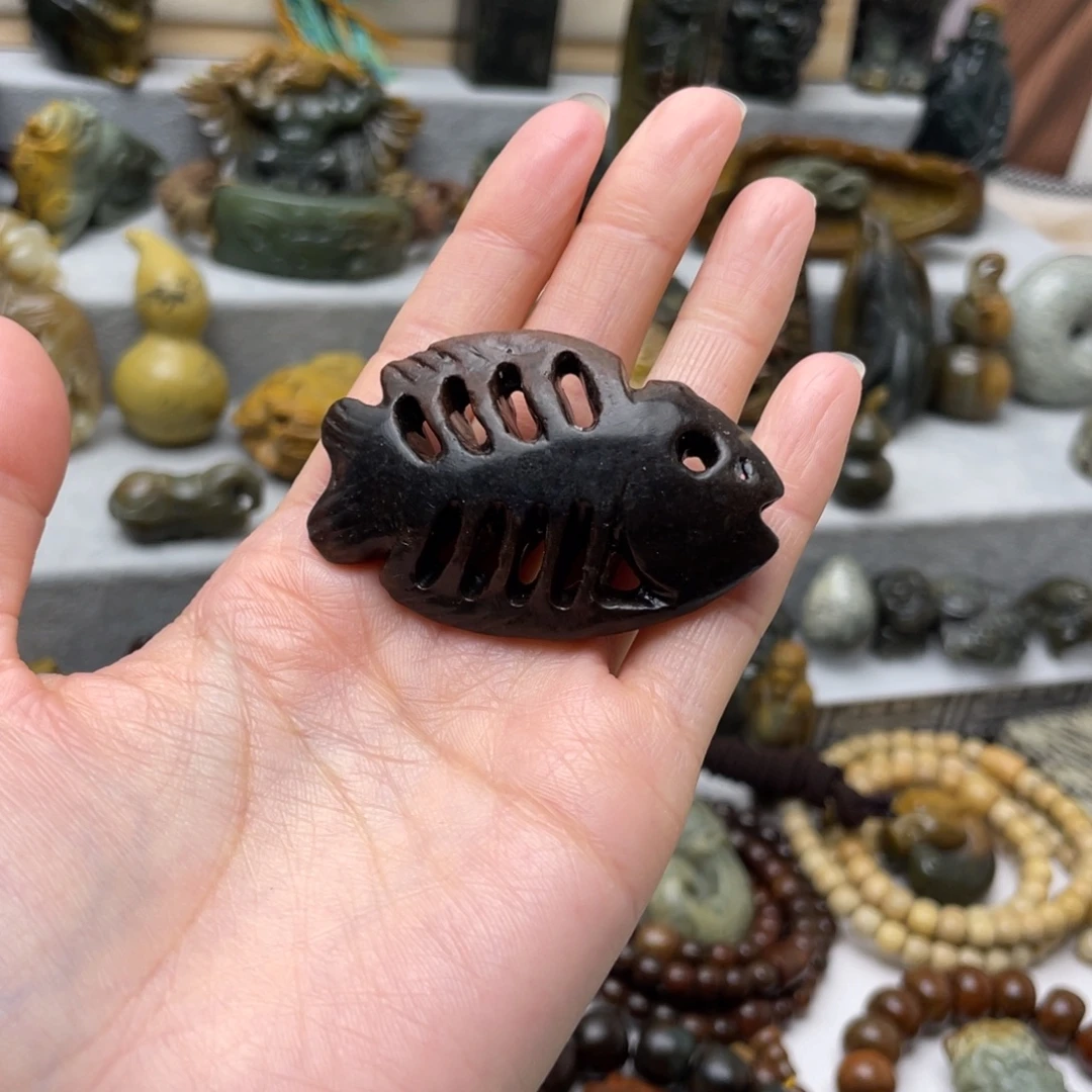 岫岩河磨玉（透闪石质玉）未镶嵌把件