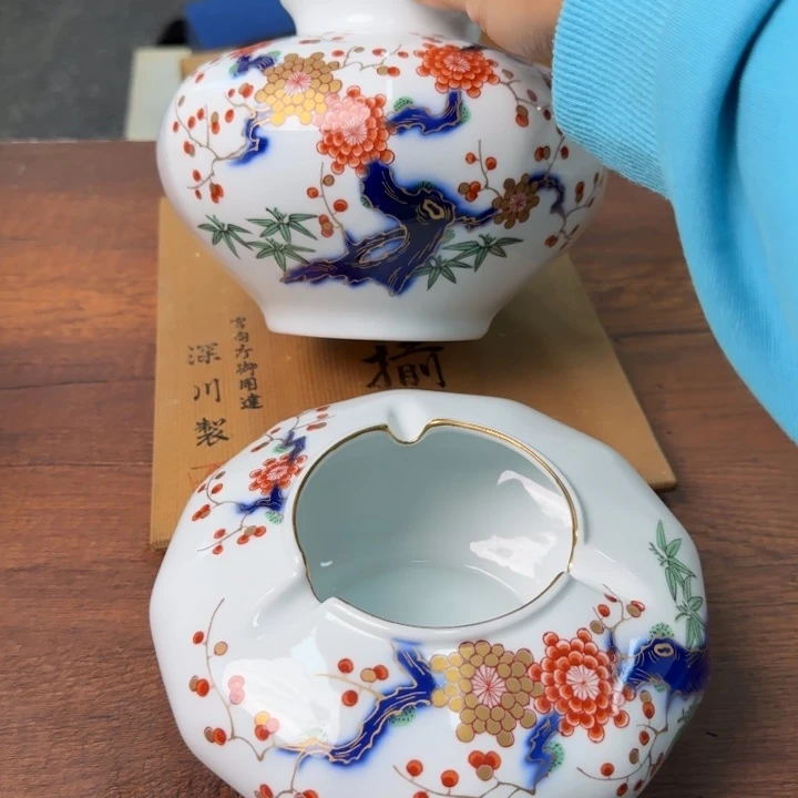 一个陶瓷物件哈哈哈哈