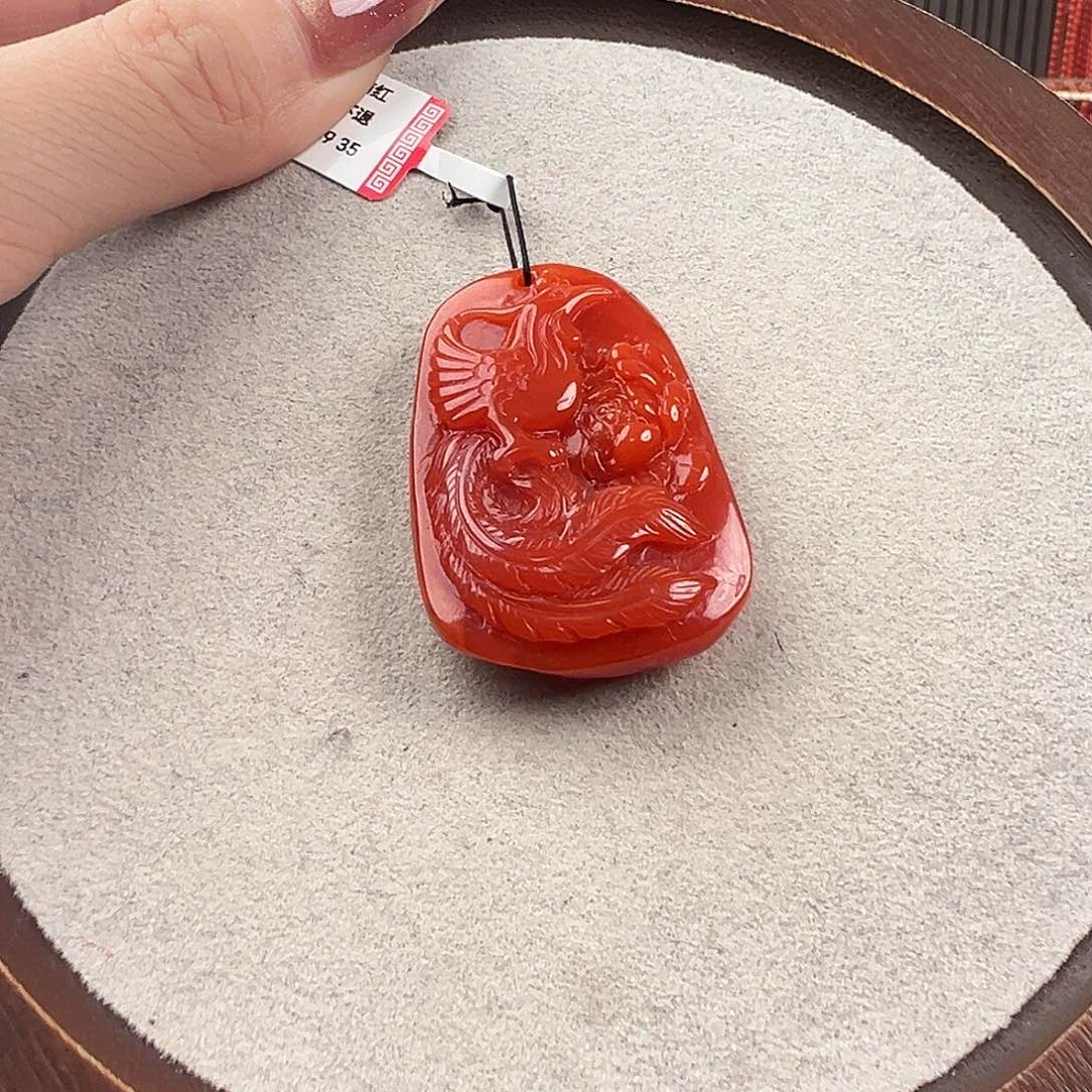 南红玛瑙吊坠未镶嵌