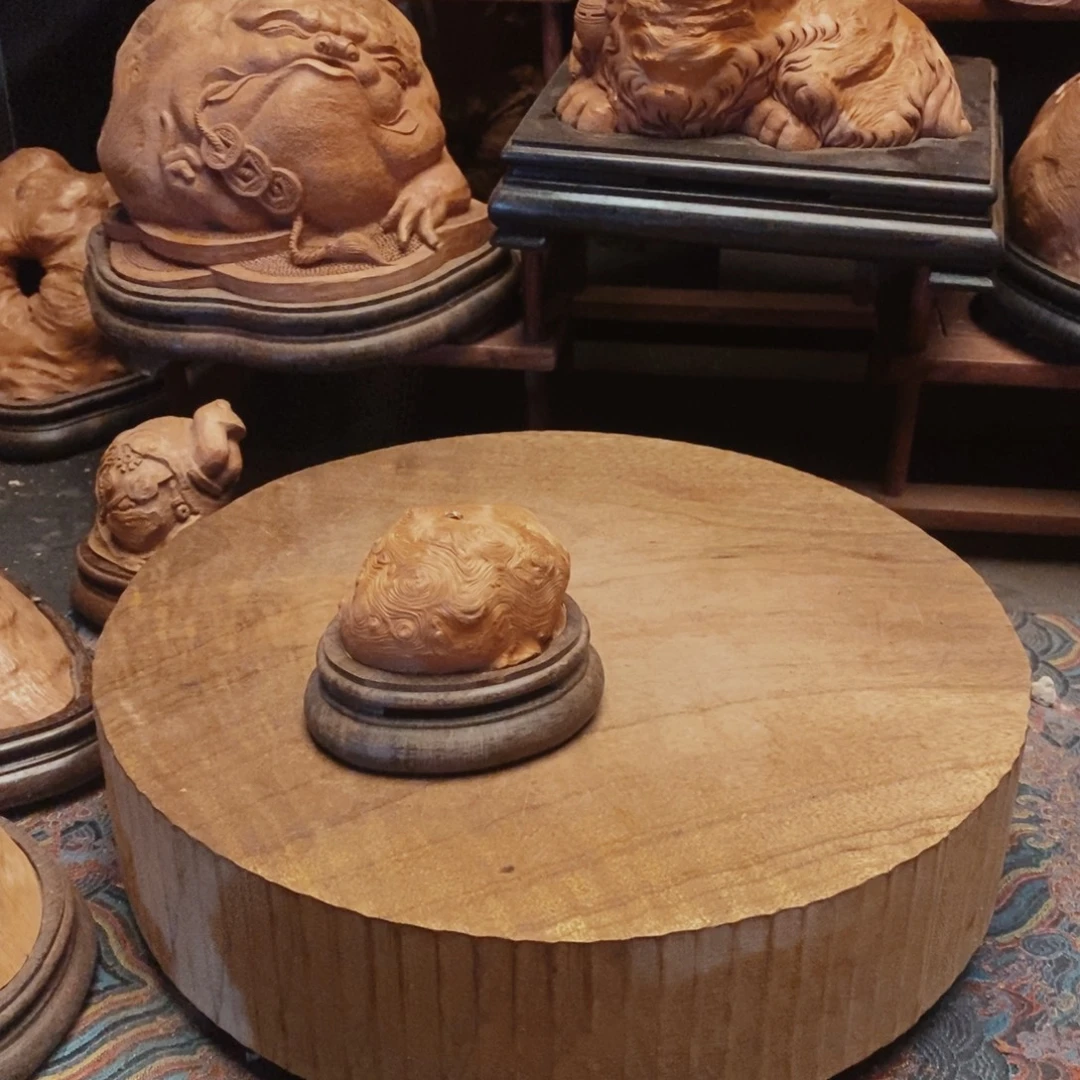 D***6荔枝木随形香炉一个