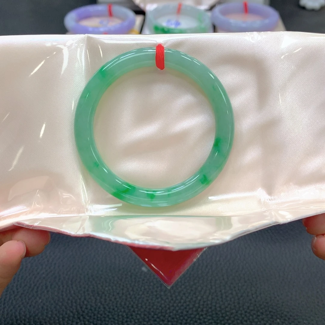 翡翠未镶嵌手镯24