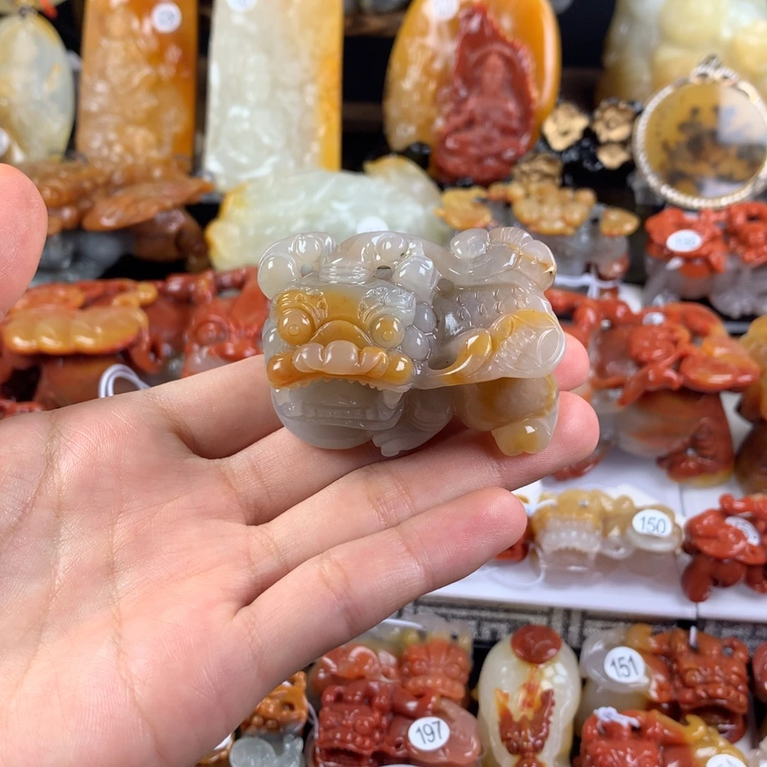 石英质玉（黄龙玉）未镶嵌挂件