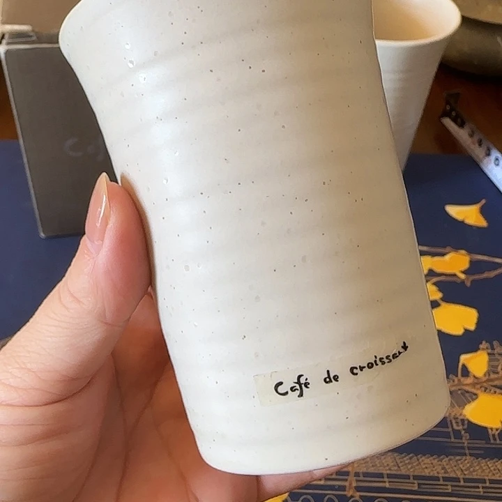 瓷0627手握杯一只哈