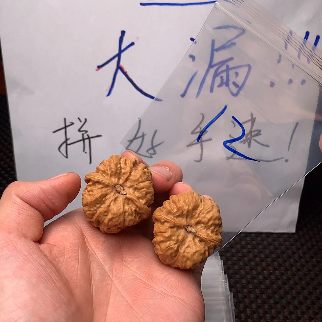 文玩核桃吊坠刚才家家户户