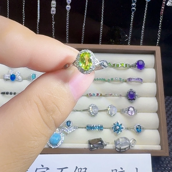 银S925镶嵌橄榄石戒指