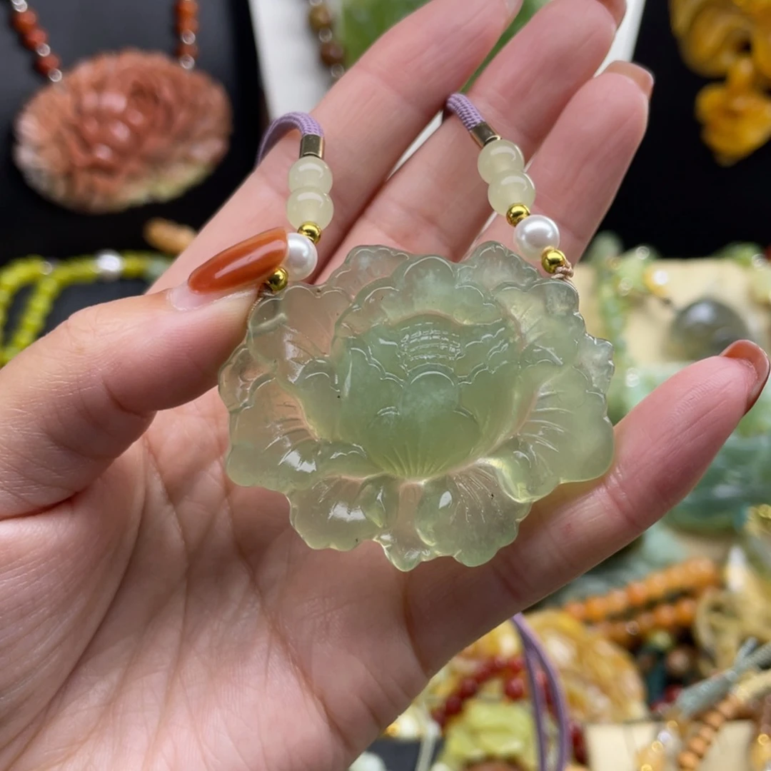 未镶嵌蛇纹石玉颈饰