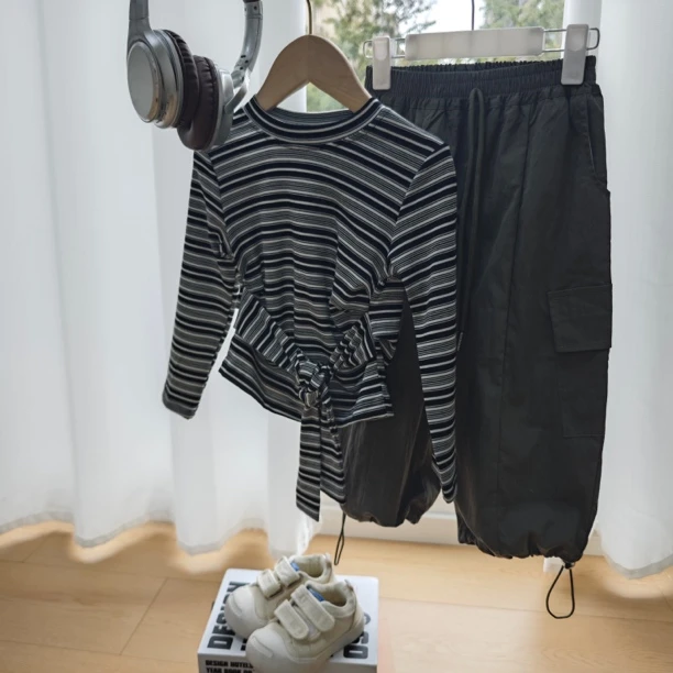 春秋男女通用欧美风条纹女套装黑色运动时尚休闲女童