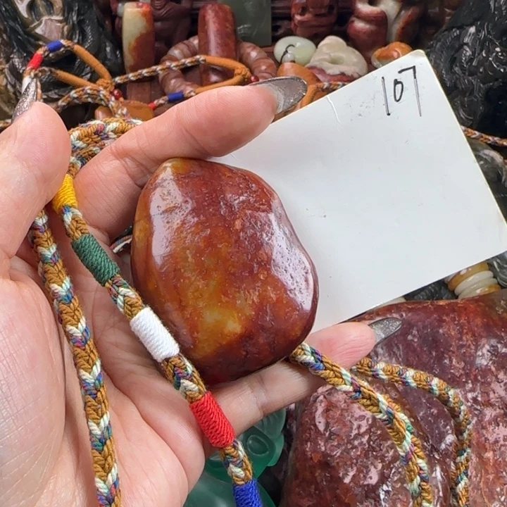 未镶嵌透闪石质玉珠宝奇石