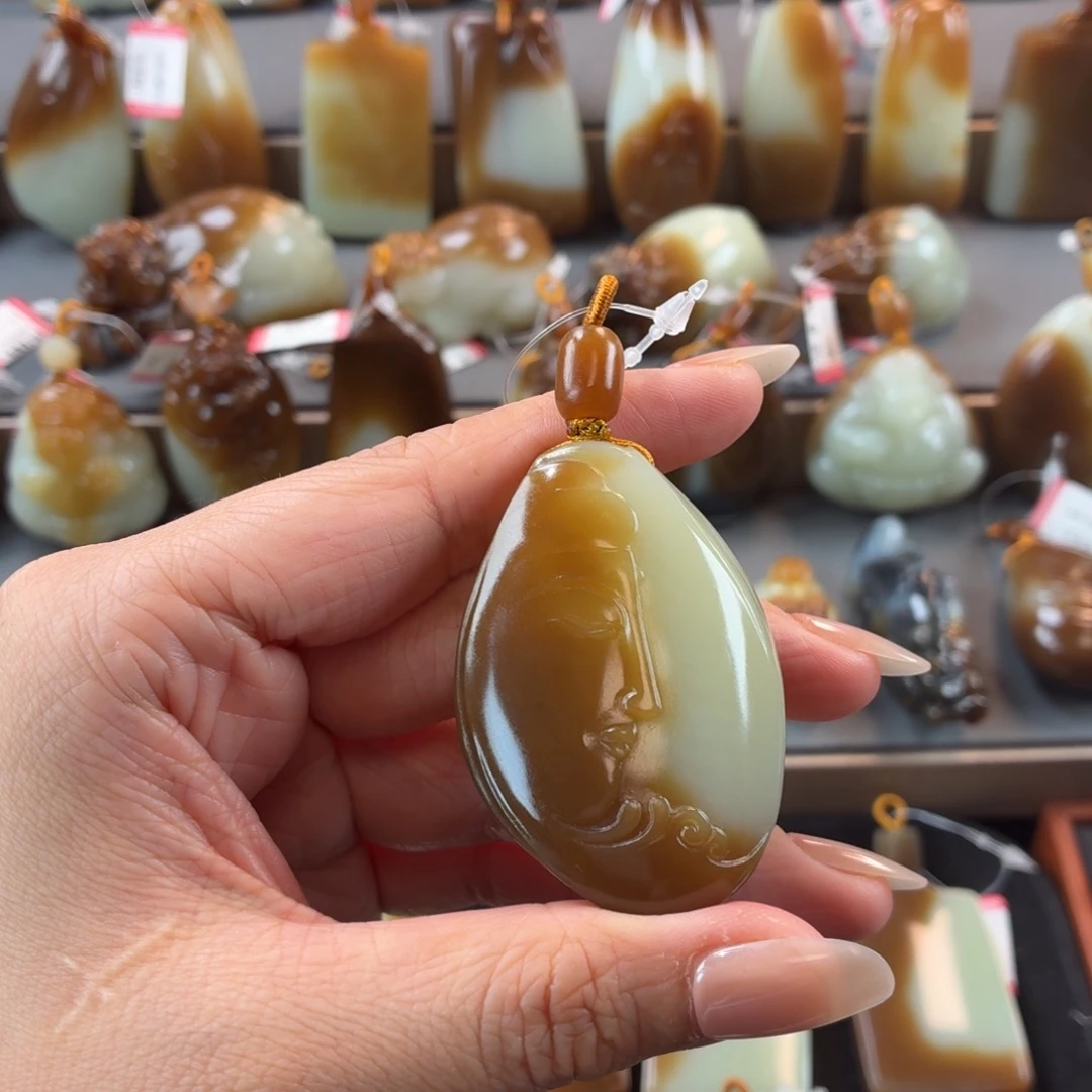 和田玉未镶嵌颈饰