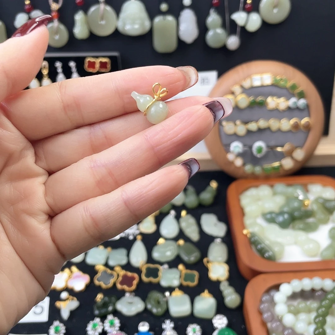 和田玉（糖玉）颈饰银S925镀金镶嵌