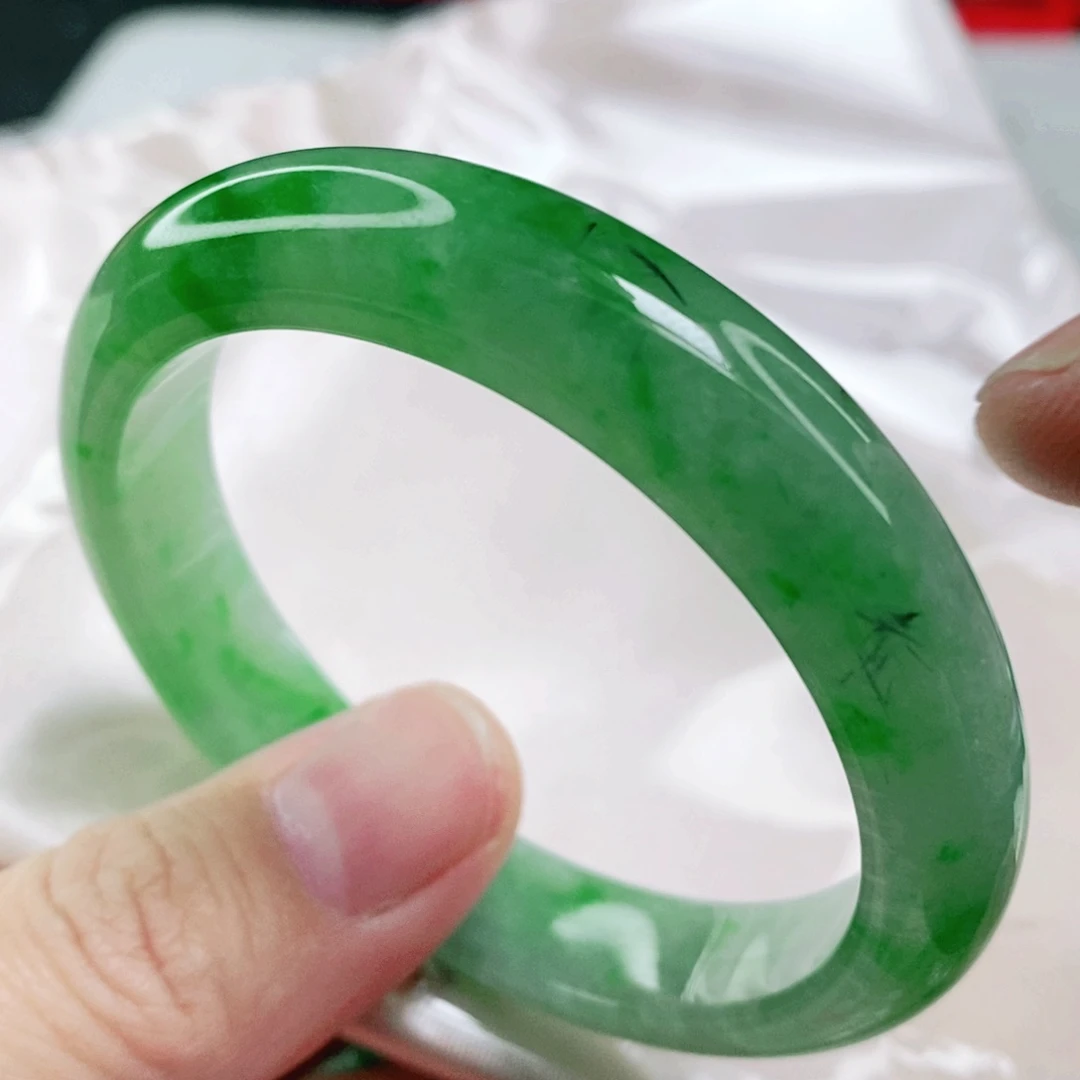 未镶嵌手镯翡翠52.6圈口毕业