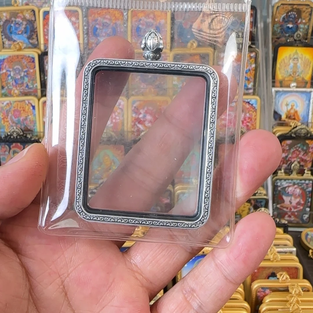 吊坠l****?装唐卡银壳子