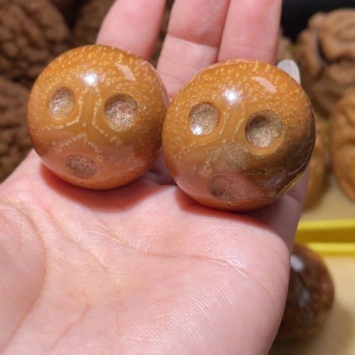 桃核把件处理紫金鼠手球