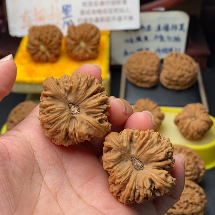 文玩核桃吊坠全****宝高炮拉丝天眼凹毕业40尺1011