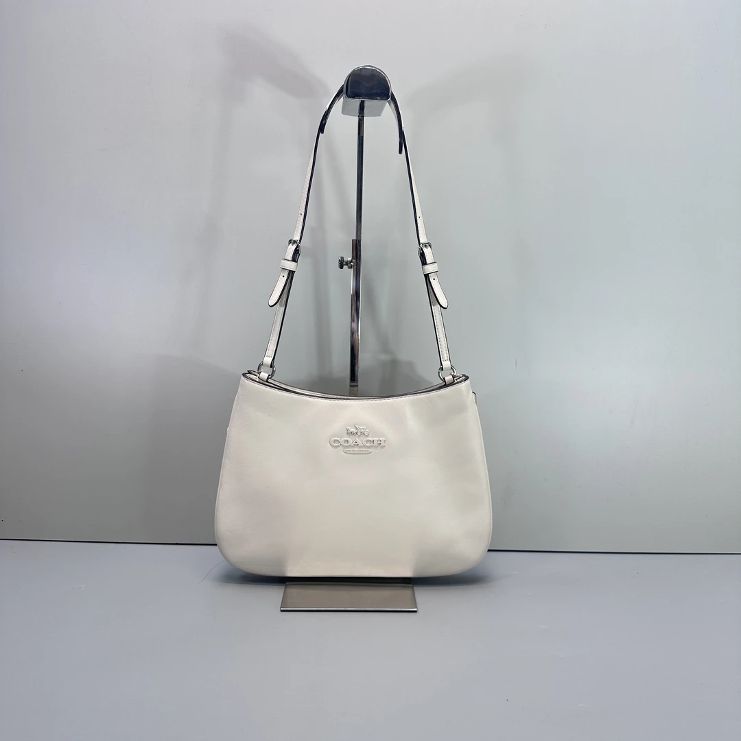 95新 COACH/蔻驰 penelope白色腋下包27x18x2cmM011601