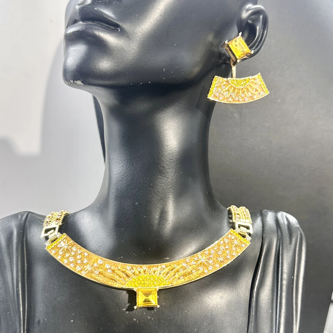 铜合金合成锆石耳饰 中古风时尚气质百搭扇形金色耳环项链套装