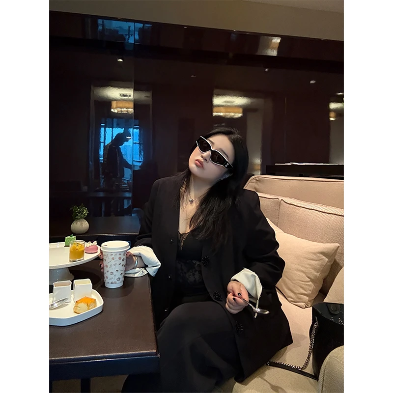 铅笔小鑫大码女装 酷辣高冷 立体花朵扣子显瘦西装