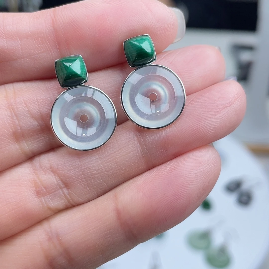 翡翠18K金镶嵌耳饰